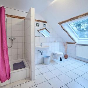 Zimmer mit Kingsize-Bett
